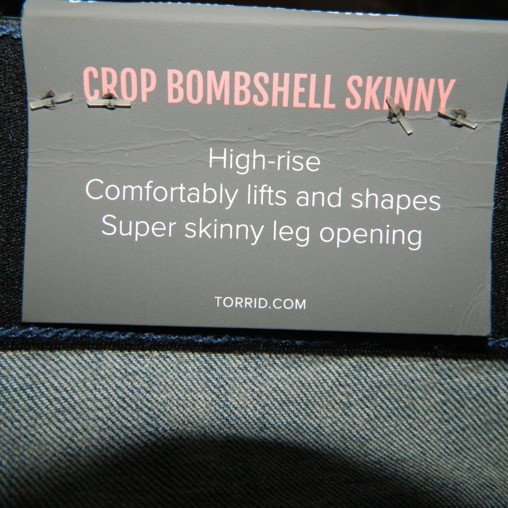 Torrid High Rise Premium Crop Bombshell Skinny Bel Air Size 18 - Picture 4 of 6
